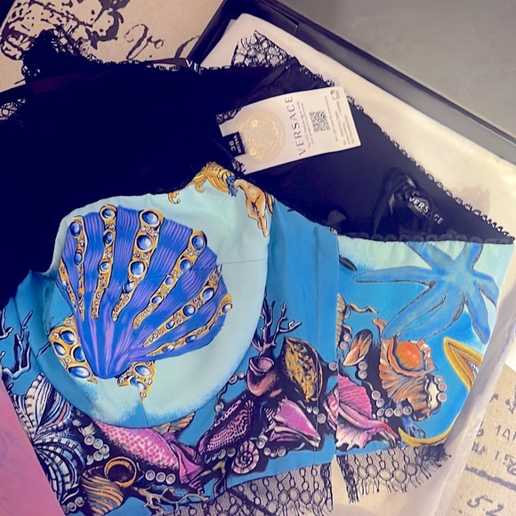 VERSACE TOP BRALETTE FROM SPRING 2021 “TRESOR DE LA MER” SZ 38 - Picture 10 of 11